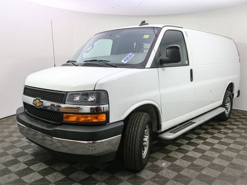 Used 2024 Chevrolet Express 2500 w/ Driver Convenience Package RWD image 5