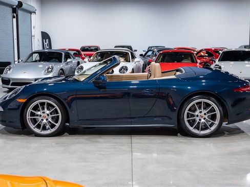Used 2014 Porsche 911 Carrera 4 AWD/4WD image 3