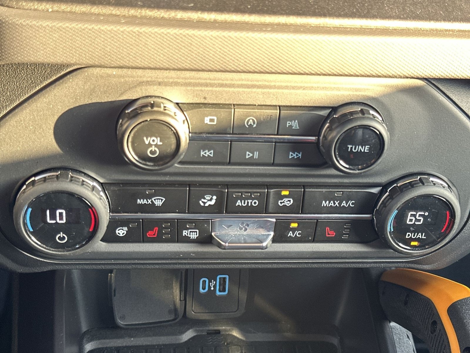Certified 2024 Ford Bronco Badlands AWD/4WD image 22
