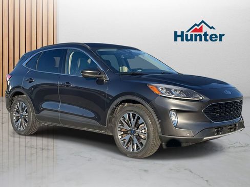 Used 2020 Ford Escape Titanium image 1