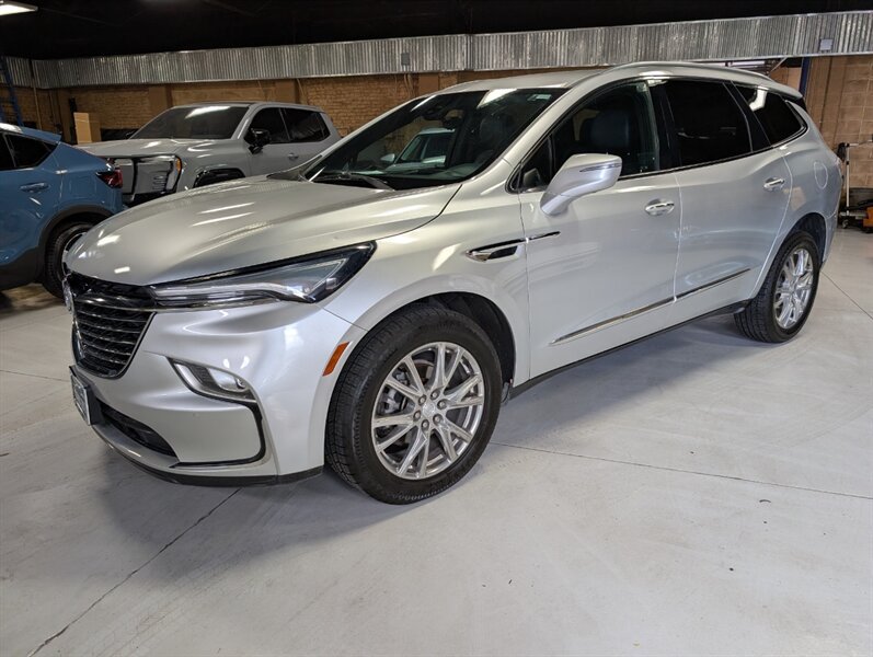 Used 2022 Buick Enclave Premium AWD/4WD image 5