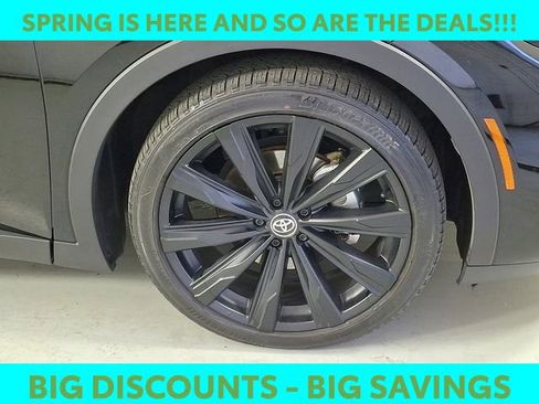 Used 2025 Toyota Crown Nightshade image 9