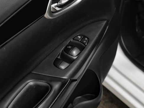 Used 2019 Nissan Sentra SV w/ Special Edition Package FWD image 39