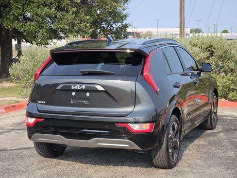 Used 2023 Kia Niro Wind w/ Wind Preserve Package FWD image 5