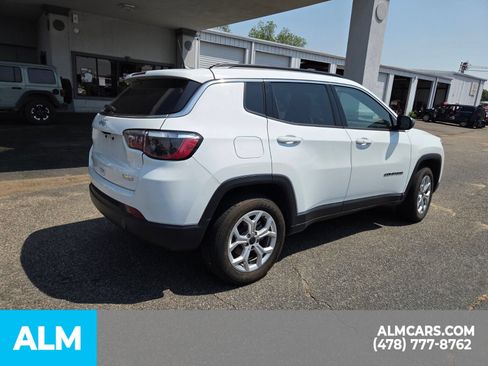 Used 2025 Jeep Compass Latitude AWD/4WD image 22