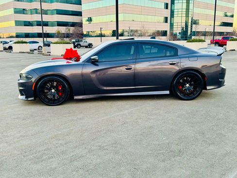 Used 2019 Dodge Charger Scat Pack w/ Daytona Edition image 18