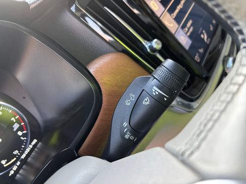 Used 2017 Volvo S90 T6 Inscription w/ Vision Package image 18