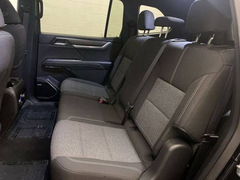 Used 2025 GMC Acadia Elevation image 19