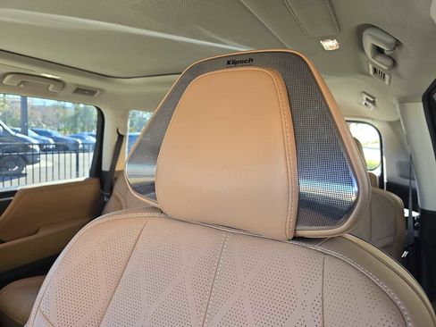 Certified 2025 INFINITI QX80 Sensory image 15