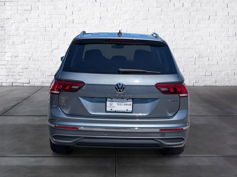 Used 2024 Volkswagen Tiguan SE AWD/4WD image 6