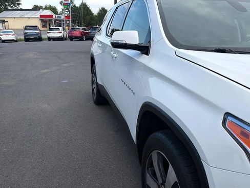 Used 2019 Chevrolet Traverse LT w/ LT Premium Package AWD/4WD image 10