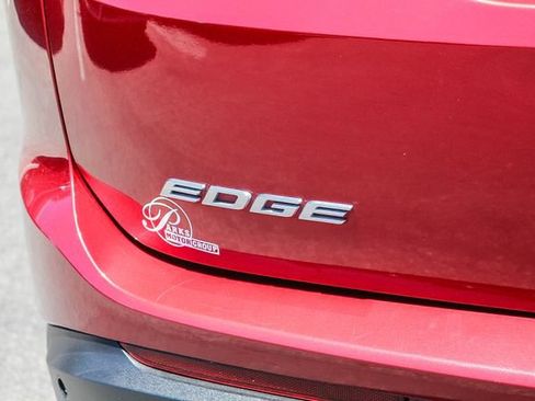 Used 2017 Ford Edge Titanium FWD image 10