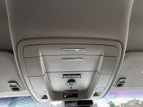 Used 2018 Chevrolet Suburban LT image 59