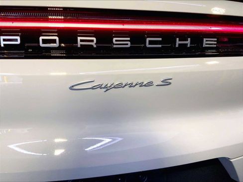 New 2026 Porsche Cayenne S AWD/4WD image 19