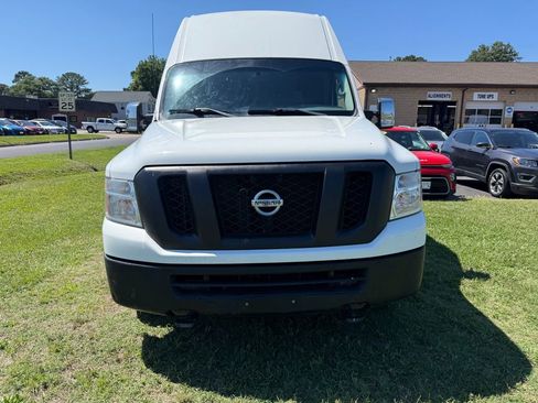 Used 2020 Nissan NV 2500 SV RWD image 2