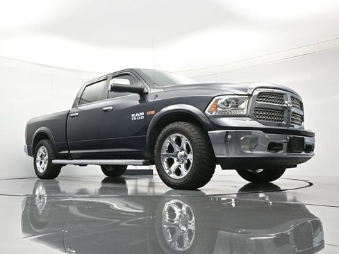 Used 2017 RAM 1500 Laramie w/ Convenience Group image 39