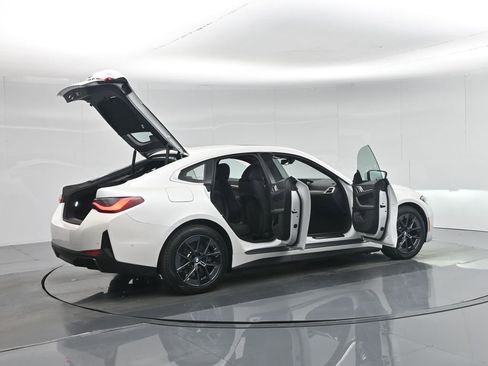 Used 2025 BMW i4 eDrive40 image 6