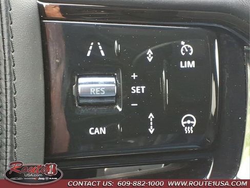 Used 2025 Land Rover Range Rover Velar Dynamic SE AWD/4WD image 25