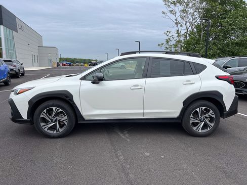 Used 2024 Subaru Crosstrek 2.0i Premium AWD/4WD image 2