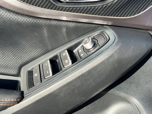 Used 2020 Subaru Crosstrek 2.0i Limited w/ Moonroof Package w/Navigation image 16