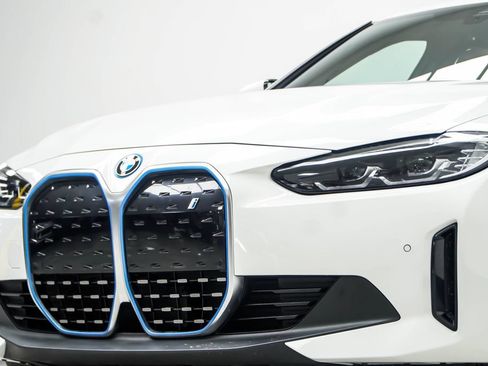 Used 2023 BMW i4 eDrive40 w/ Premium Package RWD image 2