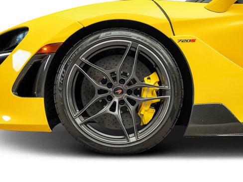 Used 2018 McLaren 720S Performance RWD image 28