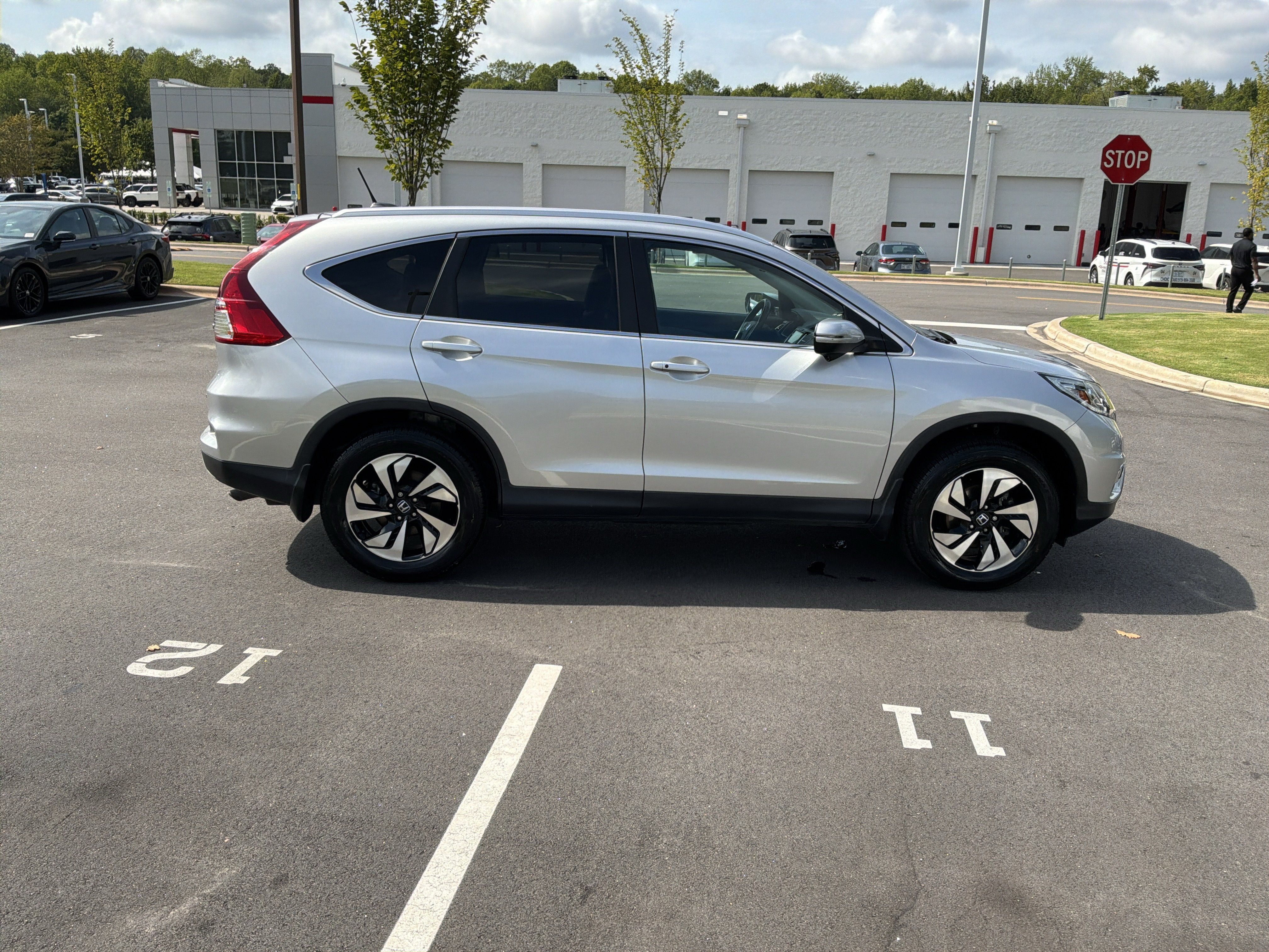 Used 2015 Honda CR-V Touring image 11