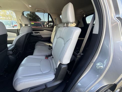 Used 2025 Honda Pilot EX-L image 23