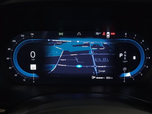 Certified 2025 Volvo XC60 B5 Plus AWD/4WD image 20