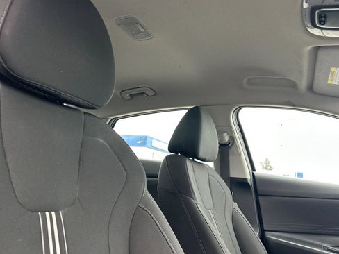 Used 2023 Hyundai Elantra SEL image 16