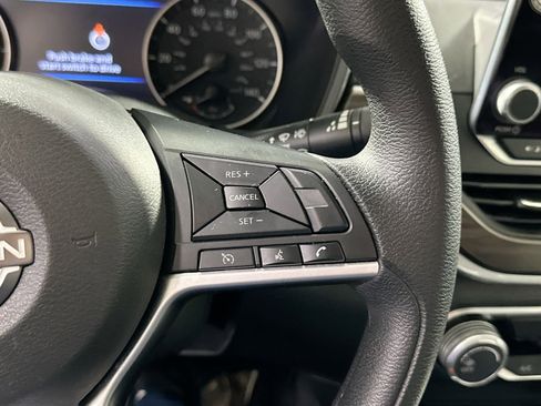 Used 2023 Nissan Altima 2.5 SV image 19