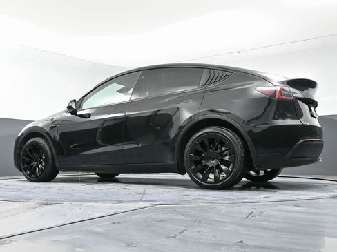 Used 2023 Tesla Model Y Long Range image 50