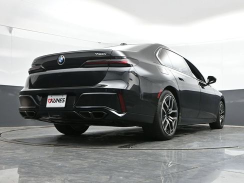 Used 2024 BMW 760i xDrive w/ Executive Package AWD/4WD image 38
