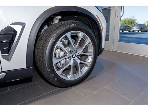 Used 2026 BMW X5 xDrive40i w/ Premium Package image 44