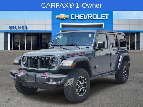 Used 2024 Jeep Wrangler Unlimited Rubicon AWD/4WD image 2