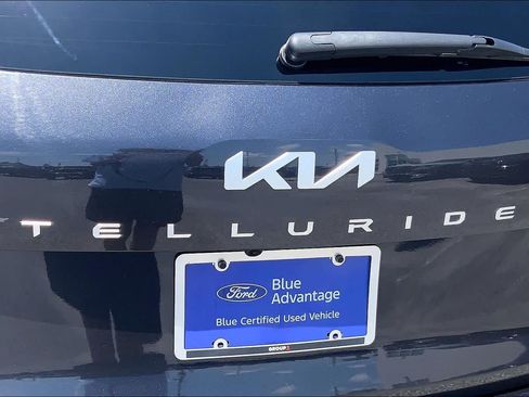 Used 2025 Kia Telluride SX w/ SX Captain's Chair Package FWD image 31