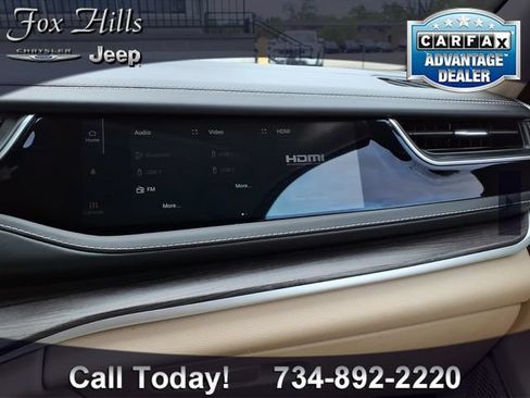 Used 2022 Jeep Grand Cherokee Limited AWD/4WD image 25