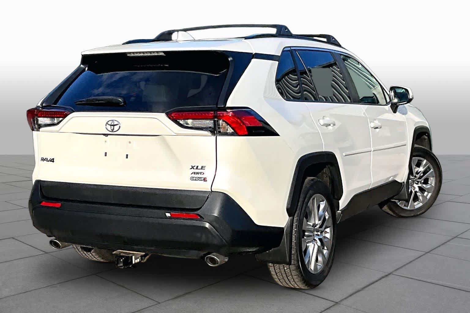 Certified 2022 Toyota RAV4 XLE Premium AWD/4WD image 13