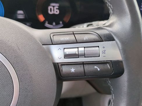 Used 2025 Hyundai Kona SEL AWD/4WD image 23