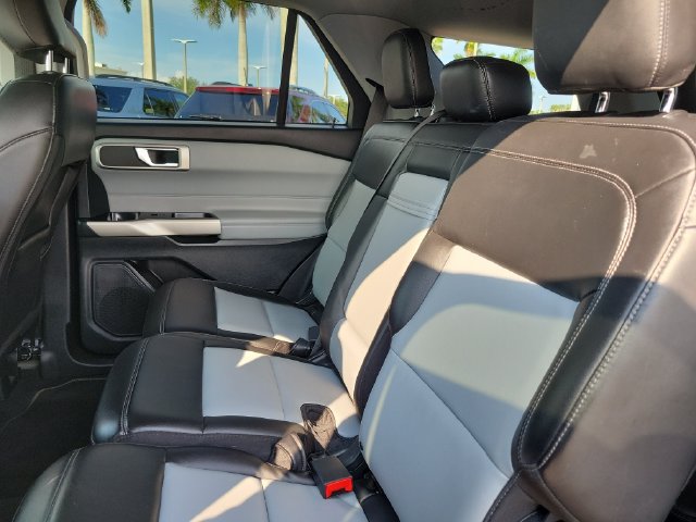Certified 2022 Ford Explorer XLT w/ Equipment Group 202A AWD/4WD image 17