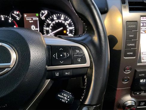 Used 2020 Lexus GX 460 Premium image 12