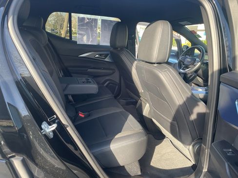 Used 2025 Chevrolet Equinox EV LT w/ Convenience Package image 40