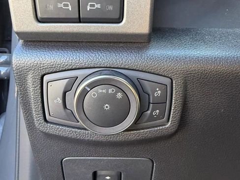 Used 2018 Ford F150 Raptor w/ Equipment Group 802A Luxury image 30