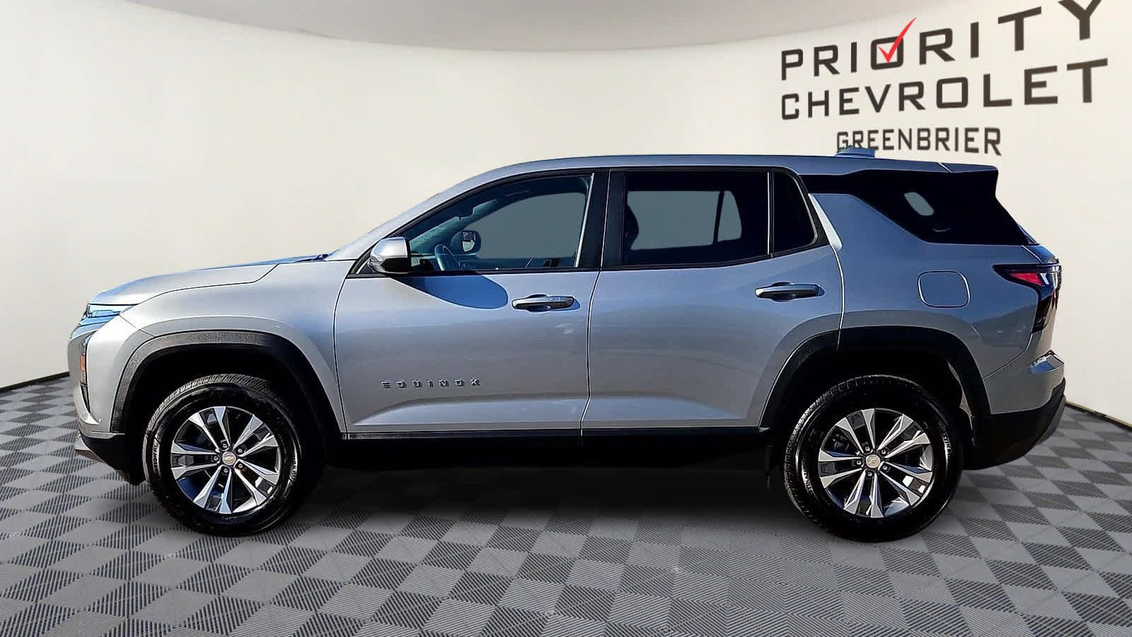 Used 2026 Chevrolet Equinox LT w/ Convenience Package II FWD image 5