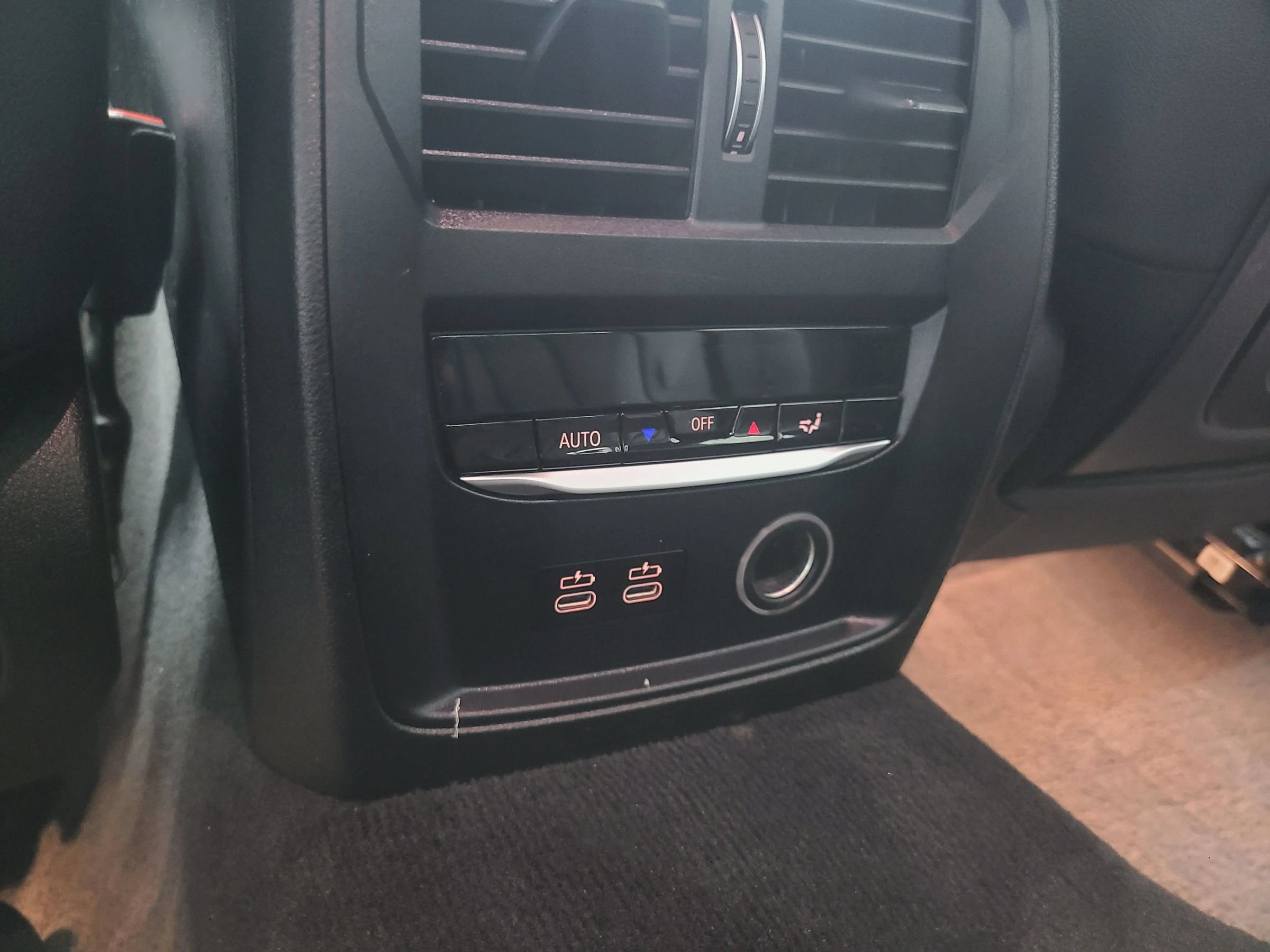 Used 2019 BMW 330i Sedan w/ M Sport Package RWD image 38