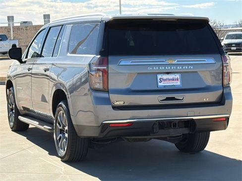 Used 2021 Chevrolet Suburban LT image 6