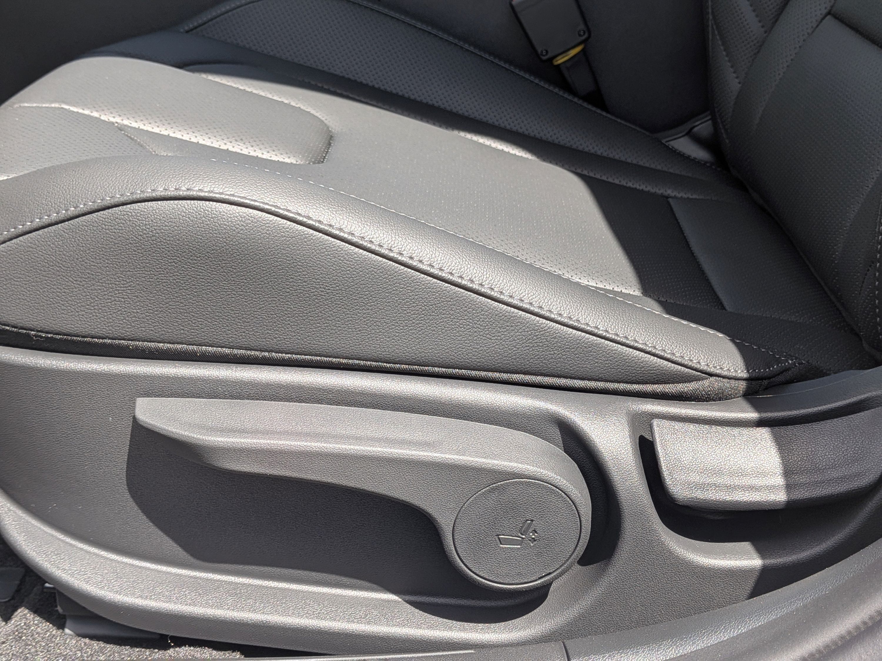New 2026 Hyundai Elantra SEL Sport FWD image 23