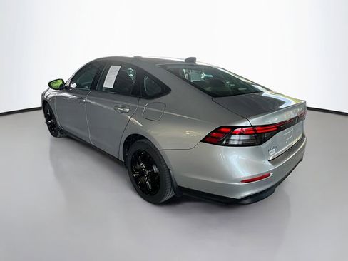 Used 2025 Honda Accord SE image 6