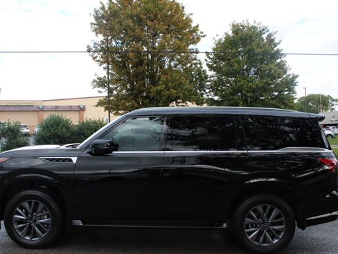 Used 2025 INFINITI QX80 Pure w/ Cargo Package image 10