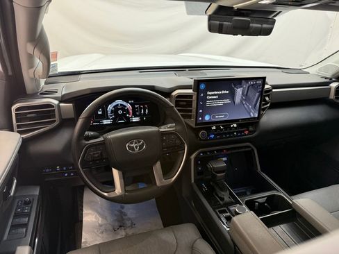 Used 2024 Toyota Tundra Limited image 12